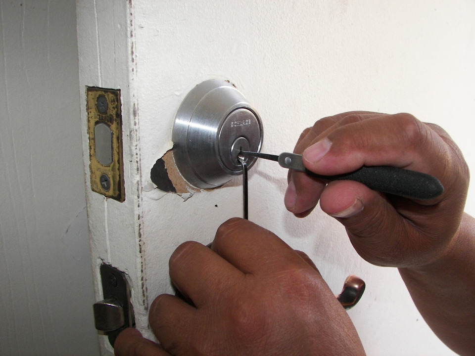 locksmith door lock repair tools
